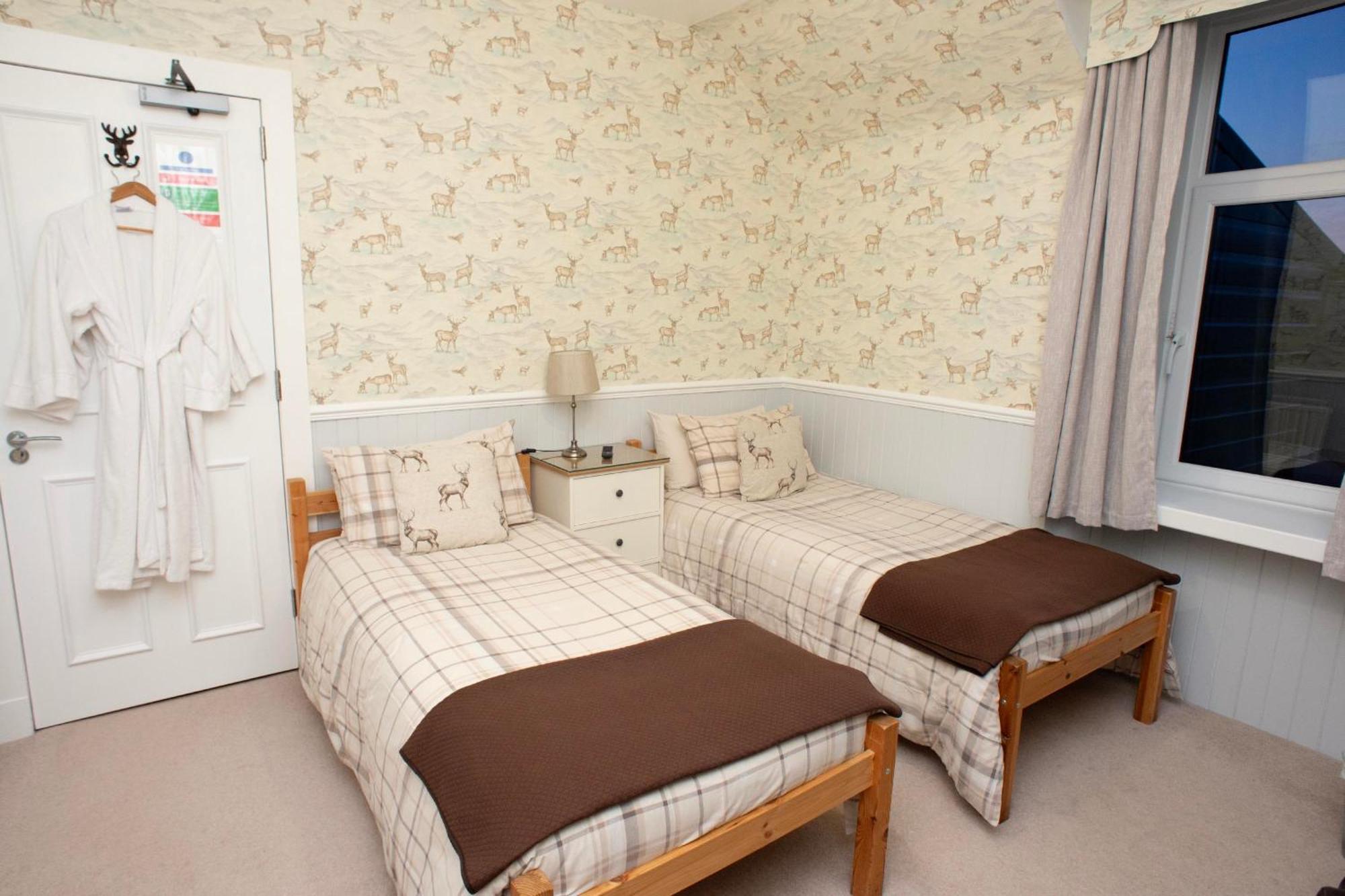 Dunvegan Bed & Breakfast Dufftown Esterno foto