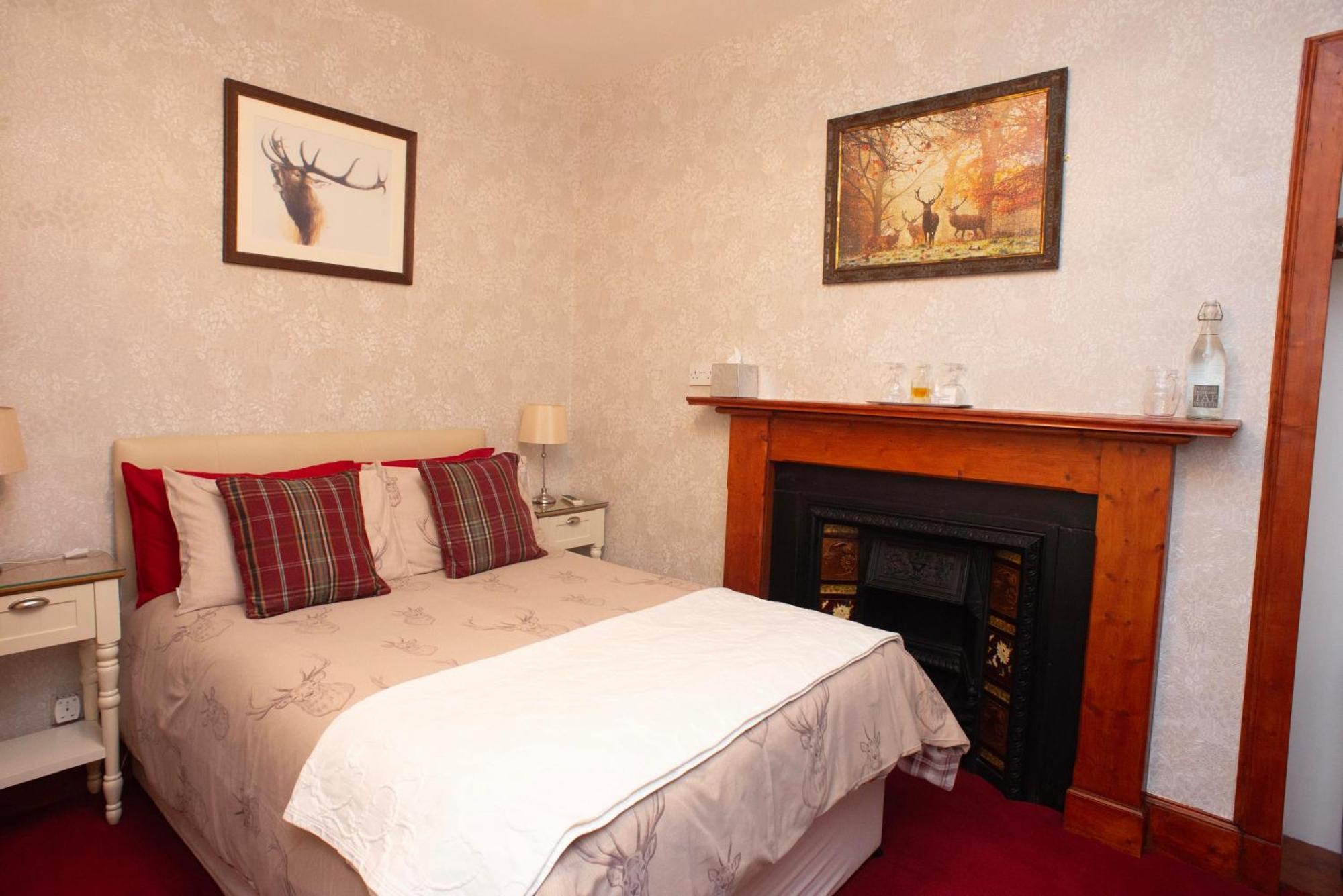 Dunvegan Bed & Breakfast Dufftown Esterno foto